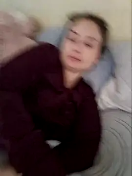 Snapshot of MilfyMrsRobinson chatting on February 17, 10:36 pm MilfyMrsRobinson online show from February 17, 10:36 pm