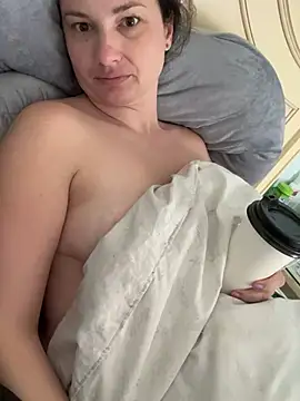 Snapshot of MilfyMrsRobinson chatting on March 1, 2:44 pm MilfyMrsRobinson online show from March 1, 2:44 pm