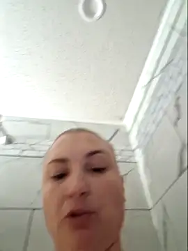 Snapshot of MilfyMrsRobinson chatting on May 8, 12:43 pm MilfyMrsRobinson online show from May 8, 12:43 pm
