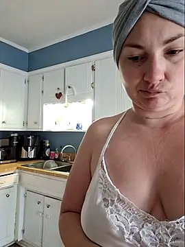 Snapshot of MilfyMrsRobinson chatting on May 25, 1:06 pm MilfyMrsRobinson online show from May 25, 1:06 pm