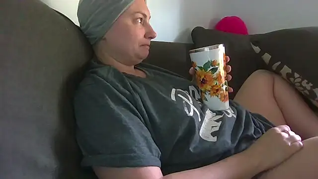 Snapshot of MilfyMrsRobinson chatting on June 20, 1:36 pm MilfyMrsRobinson online show from June 20, 1:36 pm