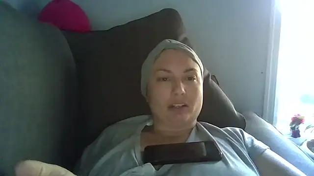Snapshot of MilfyMrsRobinson chatting on June 24, 7:24 pm MilfyMrsRobinson online show from June 24, 7:24 pm