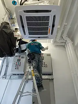 Snapshot of 2tomka52052sex chatting on January 6, 6:47 am 2tomka52052sex online show from January 6, 6:47 am