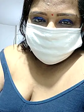 Snapshot of Love_Jenny chatting on February 18, 6:09 am Love Jenny online show from February 18, 6:09 am