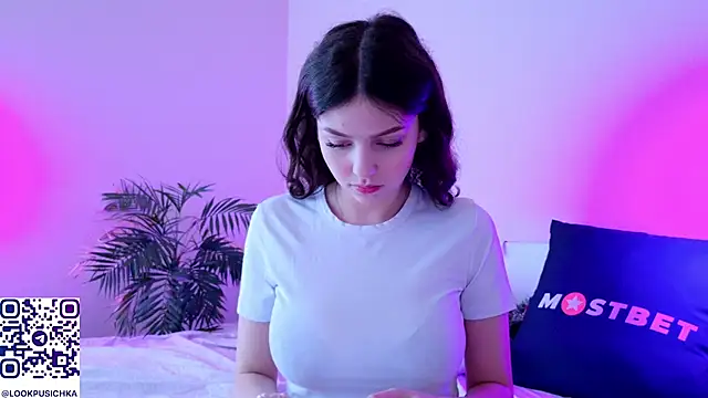 pusichka online show from December 28, 1:06 pm