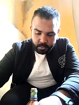 Snapshot of ListedLoin chatting on January 3, 11:46 am ListedLoin online show from January 3, 11:46 am