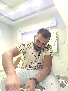 Snapshot of ListedLoin chatting on March 5, 6:45 pm ListedLoin online show from March 5, 6:45 pm