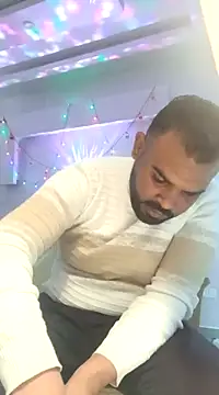 Snapshot of ListedLoin chatting on March 8, 9:39 am ListedLoin online show from March 8, 9:39 am