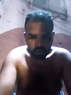 Snapshot of ListedLoin chatting on October 4, 6:33 am ListedLoin online show from October 4, 6:33 am