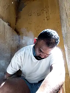 Snapshot of ListedLoin chatting on October 6, 10:34 am ListedLoin online show from October 6, 10:34 am