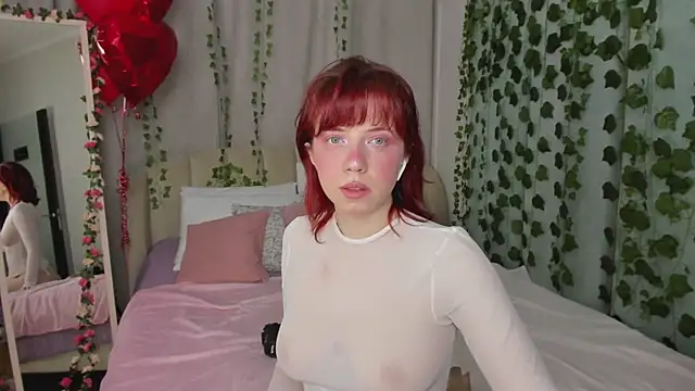 Love is Lola online show from February 19, 11:56 pm