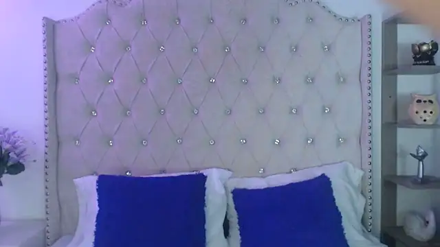 Abril Squirt online show from May 28, 1:03 am