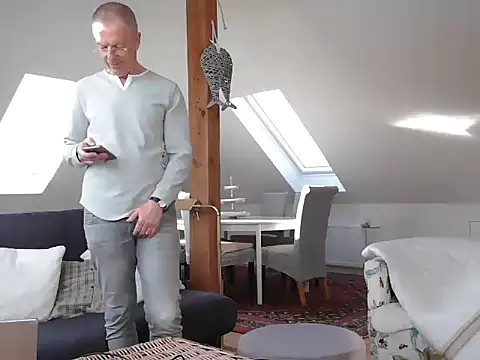 Snapshot of maxmueller321 chatting on February 19, 12:56 pm maxmueller321 online show from February 19, 12:56 pm