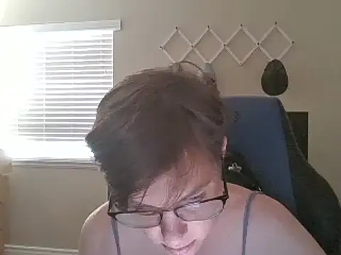 KaliSnow199623 online show from February 4, 9:10 pm