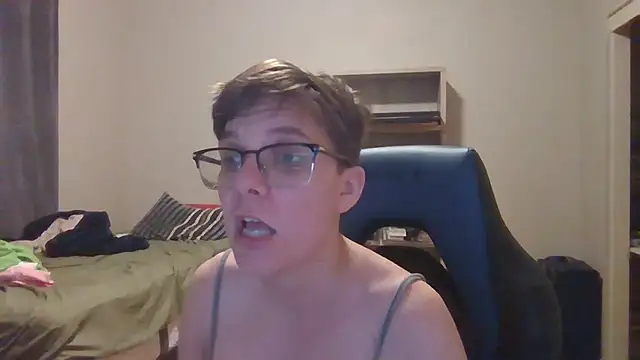 KaliSnow199623 online show from October 22, 3:07 am