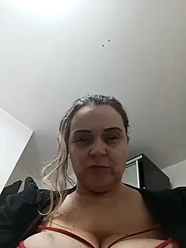 hugebobbs online show from February 12, 10:32 am