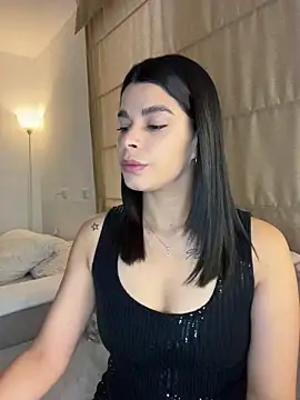 Snapshot of DaryRos chatting on April 24, 10:12 pm DaryRos online show from April 24, 10:12 pm