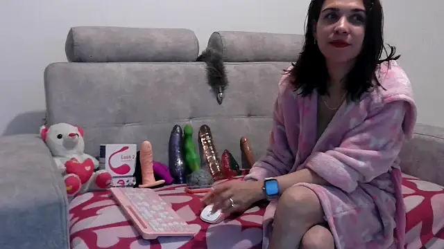 Snapshot of PenelopeHot_91 chatting on December 18, 10:16 pm PenelopeHot 91 online show from December 18, 10:16 pm