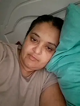 sarahhh1987 online show from November 1, 4:31 pm