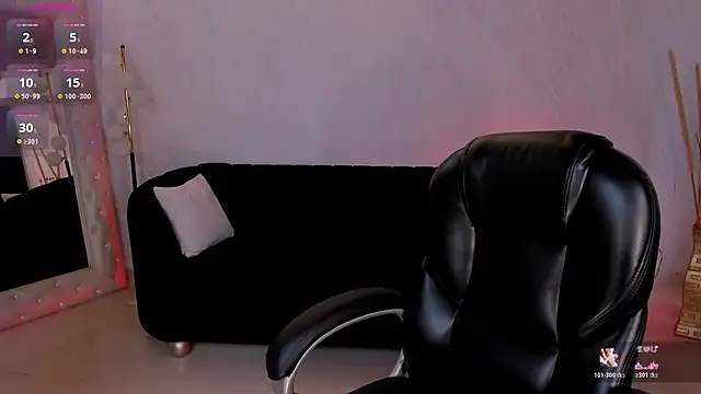 HannaConnor  online show from May 13, 8:06 pm