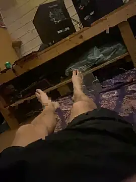 Snapshot of feetlover3611 chatting on March 14, 12:54 am feetlover3611 online show from March 14, 12:54 am