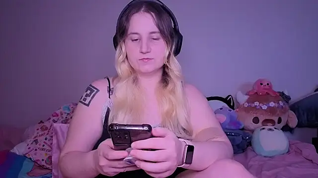 Glitch Witch online show from March 19, 2:59 am