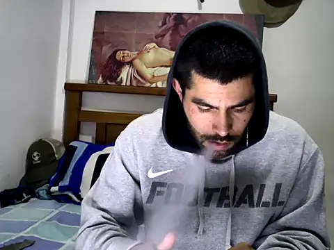 Snapshot of hideonbush051 chatting on October 11, 9:46 pm hideonbush051 online show from October 11, 9:46 pm