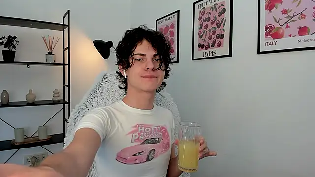 Snapshot of little_femb0y chatting on February 28, 12:50 pm little femb0y online show from February 28, 12:50 pm