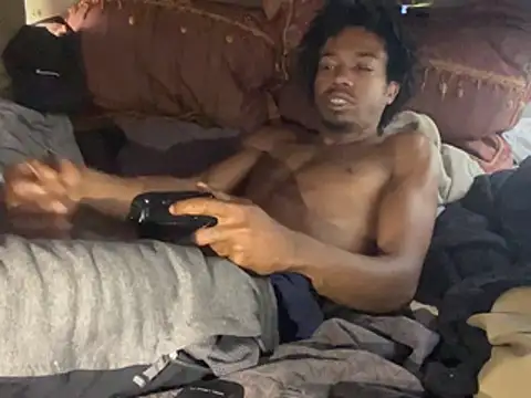 SlimeCrownzOut5 online show from March 2, 7:21 pm