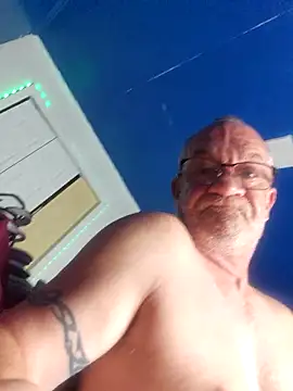 Snapshot of justjerkinaround666 chatting on February 21, 5:58 pm justjerkinaround666 online show from February 21, 5:58 pm