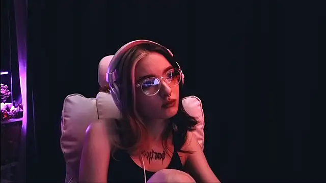 Avi Nile online show from December 27, 11:10 pm