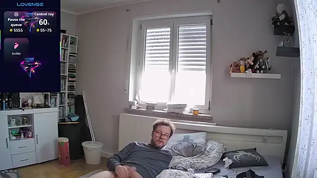 larsgessner30 online show from March 8, 3:27 pm