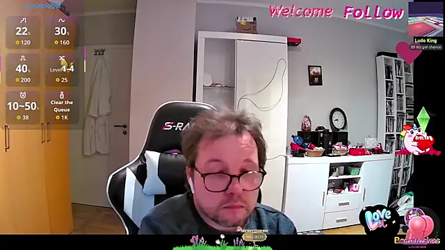 Snapshot of larsgessner30 chatting on May 18, 10:26 pm larsgessner30 online show from May 18, 10:26 pm