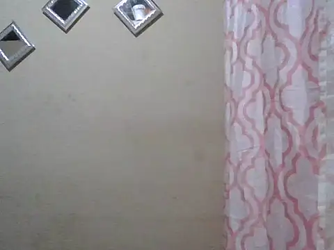 Snapshot of Pineda-301193 chatting on October 26, 12:44 pm Pineda-301193 online show from October 26, 12:44 pm