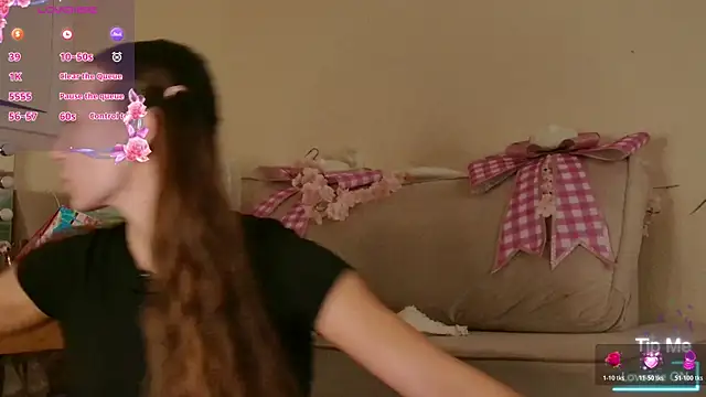 Milky flexy cat online show from April 20, 2:42 pm