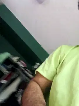 Snapshot of hard_dick011 chatting on June 29, 1:11 pm hard dick011 online show from June 29, 1:11 pm