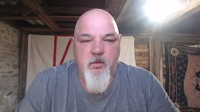Snapshot of Newfiesausage1972 chatting on April 20, 12:08 pm Newfiesausage1972 online show from April 20, 12:08 pm