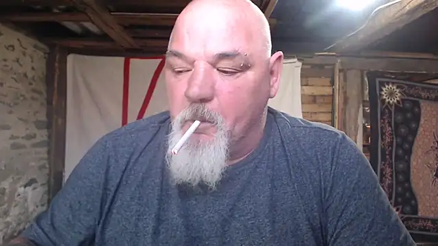 Snapshot of Newfiesausage1972 chatting on April 22, 2:40 pm Newfiesausage1972 online show from April 22, 2:40 pm