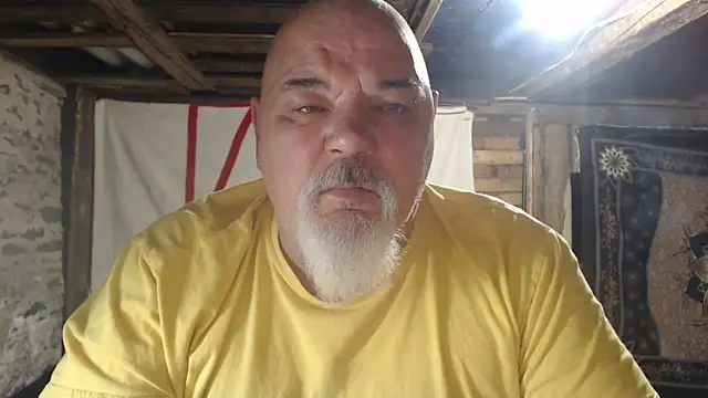 Snapshot of Newfiesausage1972 chatting on April 23, 8:13 am Newfiesausage1972 online show from April 23, 8:13 am