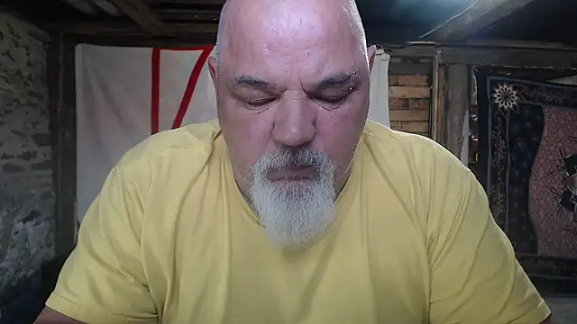 Snapshot of Newfiesausage1972 chatting on April 23, 3:03 pm Newfiesausage1972 online show from April 23, 3:03 pm
