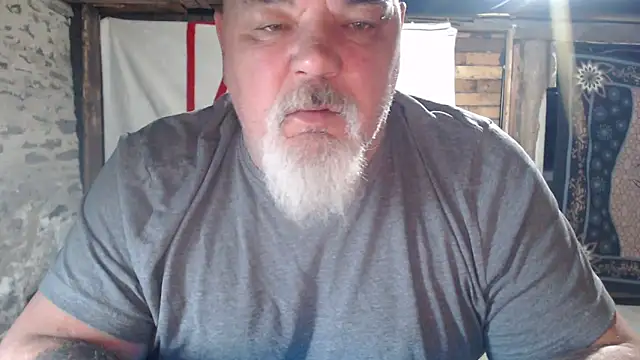 Snapshot of Newfiesausage1972 chatting on April 26, 8:56 am Newfiesausage1972 online show from April 26, 8:56 am