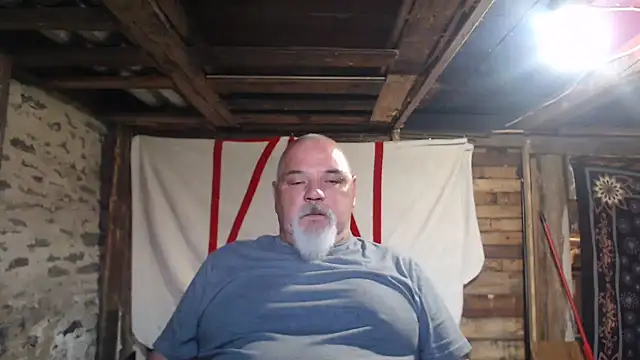 Snapshot of Newfiesausage1972 chatting on May 18, 12:00 pm Newfiesausage1972 online show from May 18, 12:00 pm