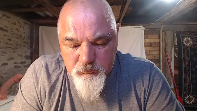 Snapshot of Newfiesausage1972 chatting on May 21, 3:41 pm Newfiesausage1972 online show from May 21, 3:41 pm