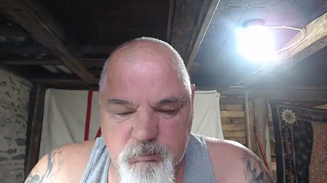 Snapshot of Newfiesausage1972 chatting on May 24, 1:05 pm Newfiesausage1972 online show from May 24, 1:05 pm