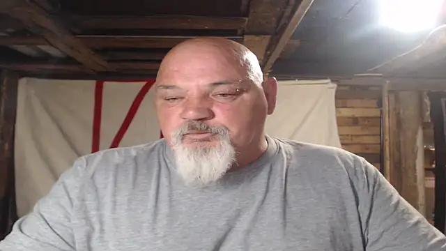 Snapshot of Newfiesausage1972 chatting on May 31, 10:55 pm Newfiesausage1972 online show from May 31, 10:55 pm
