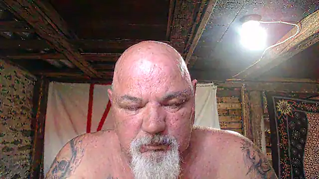 Snapshot of Newfiesausage1972 chatting on June 2, 2:30 pm Newfiesausage1972 online show from June 2, 2:30 pm