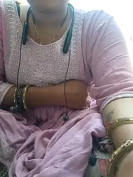Snapshot of Simaran_bhabhi chatting on January 31, 9:59 am Simaran bhabhi online show from January 31, 9:59 am