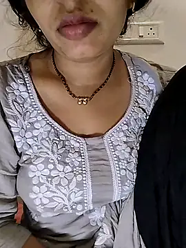 Snapshot of Simaran_bhabhi chatting on April 27, 1:25 am Simaran bhabhi online show from April 27, 1:25 am