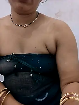 Snapshot of Simaran_bhabhi chatting on May 9, 2:33 pm Simaran bhabhi online show from May 9, 2:33 pm