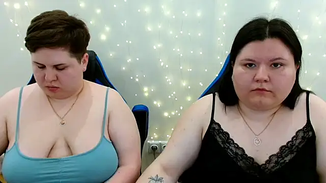 BeckyAndHellen online show from May 22, 11:05 am
